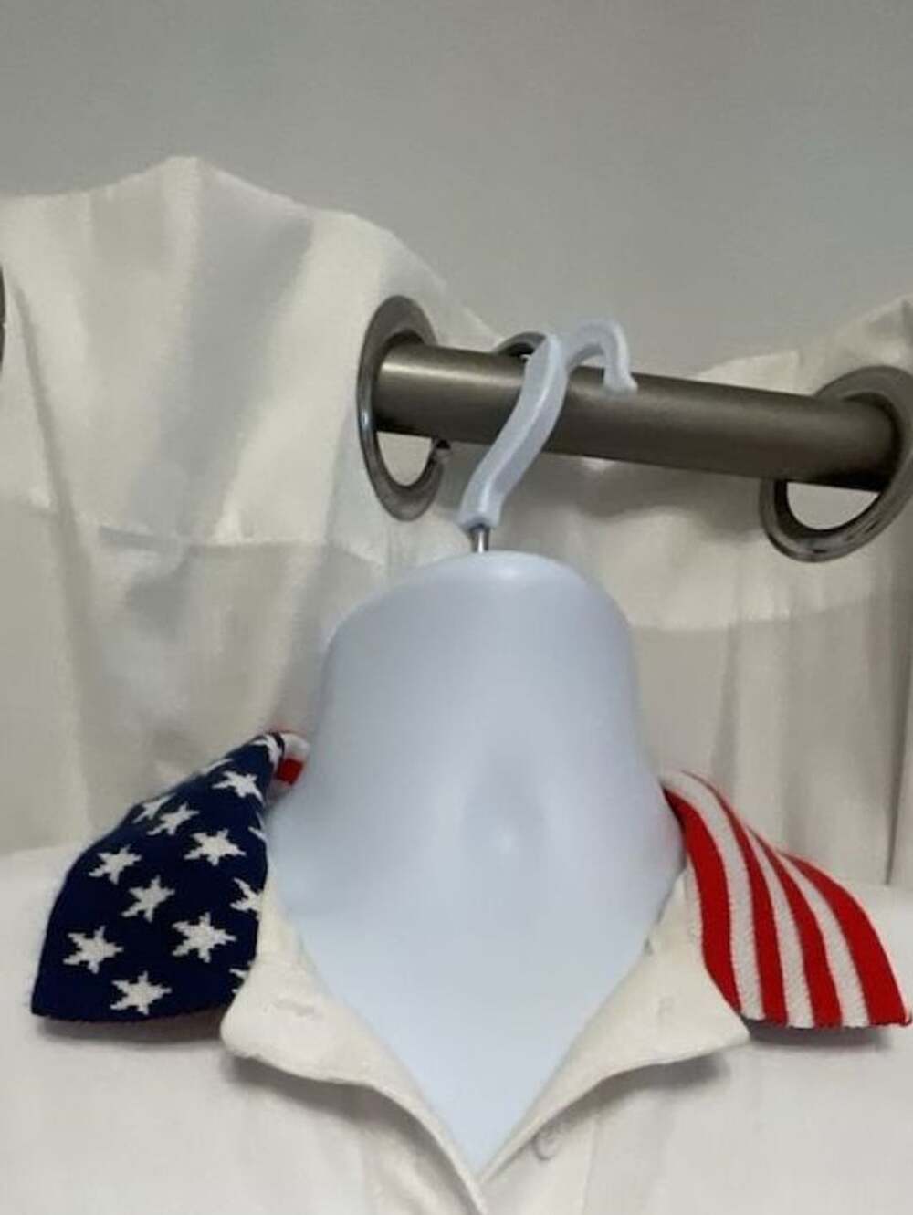 White Polo Shirt w American Flag Collar
Ladies 2XL
Made in  USA 
100% cotton